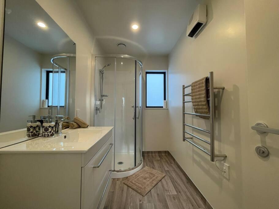 Cbd Luxury Parkside Living 2 Bedroom With Parking Christchurch Buitenkant foto